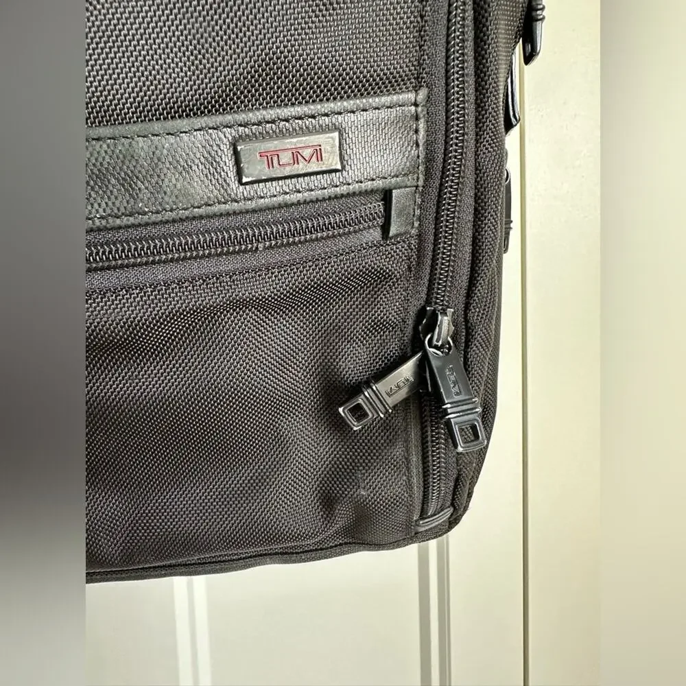 Tumi Slim Deluxe Portfolio Alpha 3
